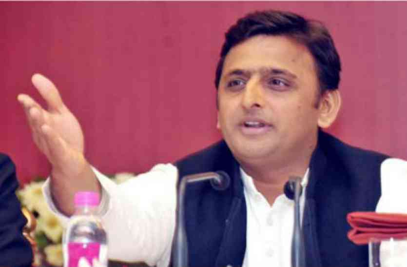 akhilesh yadav अखिलेश बोले मोदी ने नोट बंदी से गुजरात में लगाई वोट बंदी