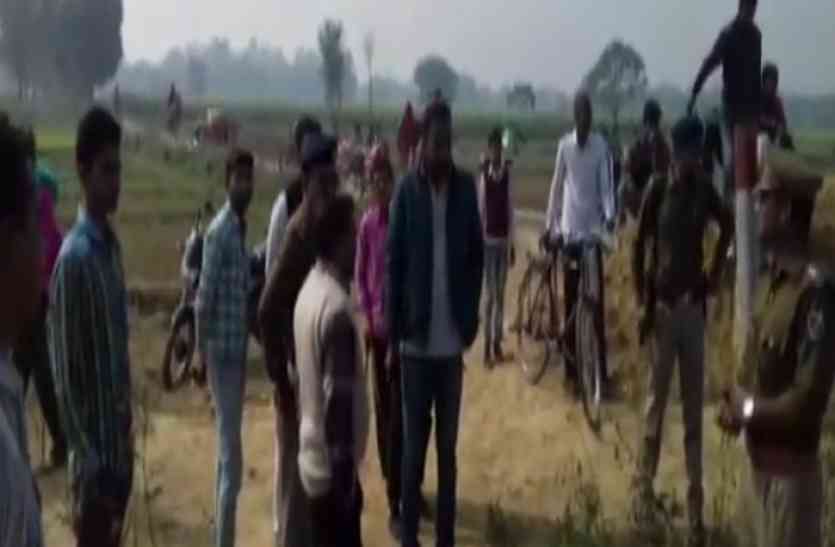 Indian Railway रेलवे क्रॉसिंग बंद करने पर भड़के ग्रामीण, दिल्ली रोड पर लगाया जाम