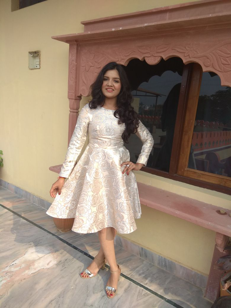 Actor Ambika Singh Vani entry in bollywood Raebareli UP India news