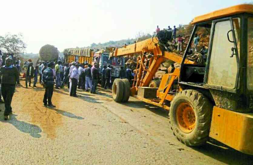 Trapped vehicles for 14 hours in Sohagi mountain यात्रियों की हुई फजीहत: सोहागी पहाड़ में लगा जाम, 14 घंटे तक फंसे रहे वाहन