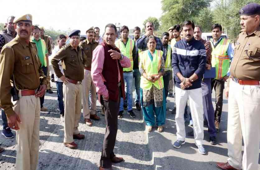 dausa police Video: सड़क हादसे में सात की मौत के बाद अब चेता पुलिस-प्रशासन, हाईवे निर्माण कंपनी को चेताया