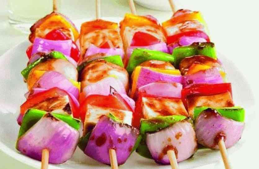 Mexican veg kebab चिली बीन डिप के साथ परोसें मैक्सिकन वेज कबाब