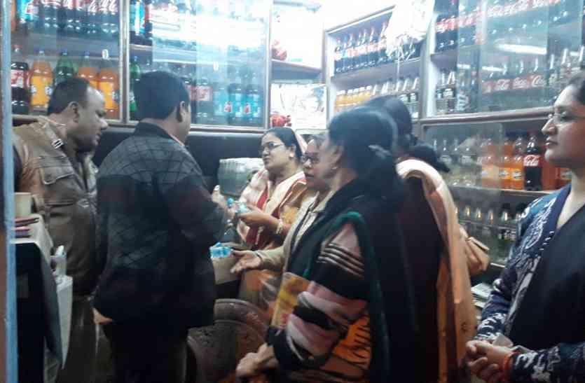 judge जज को पिला रहे थे जहरीला पानी, ऐसे हुआ खुलासा