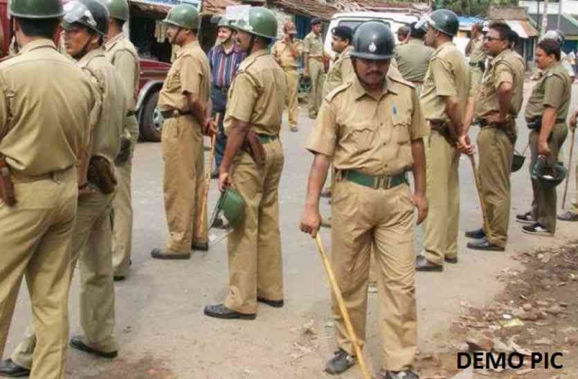 Police जौनपुर में बैंक लूटने आये बदमाशों ने तीन को मारी गोली, एक की मौत