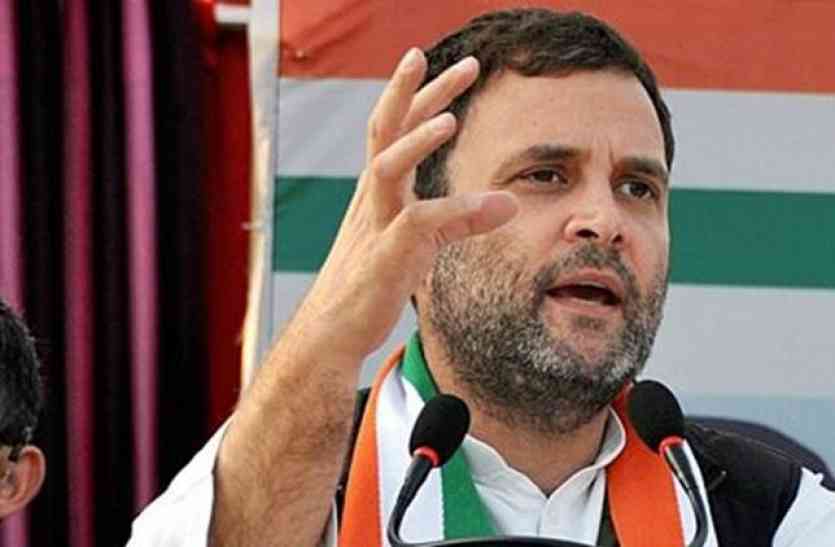Crackers fired on Rahul Crown ceremony राहुल गांधी की ताजपोशी फूटे पटाखे, बंटी मिठाइयां