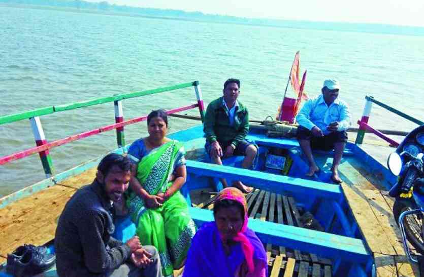 school news स्कूलों का निरीक्षण करना है तो, लगाओ 3०० किलोमीटर का फेरा