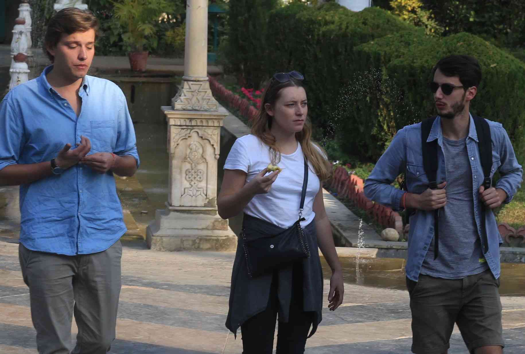 tourists in udaipur