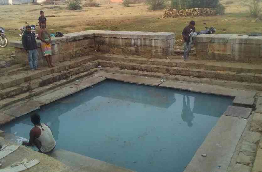 This place is situated in the penance of Love-Kush राजस्थान का एक मंदिर ऐसा जिसके कुंड में स्नान करने से मिलती है चर्म रोग से मुक्ति...लव-कुश की तपोभूमि रहा यह स्थान बना लोगो की आस्था का केन्द्र