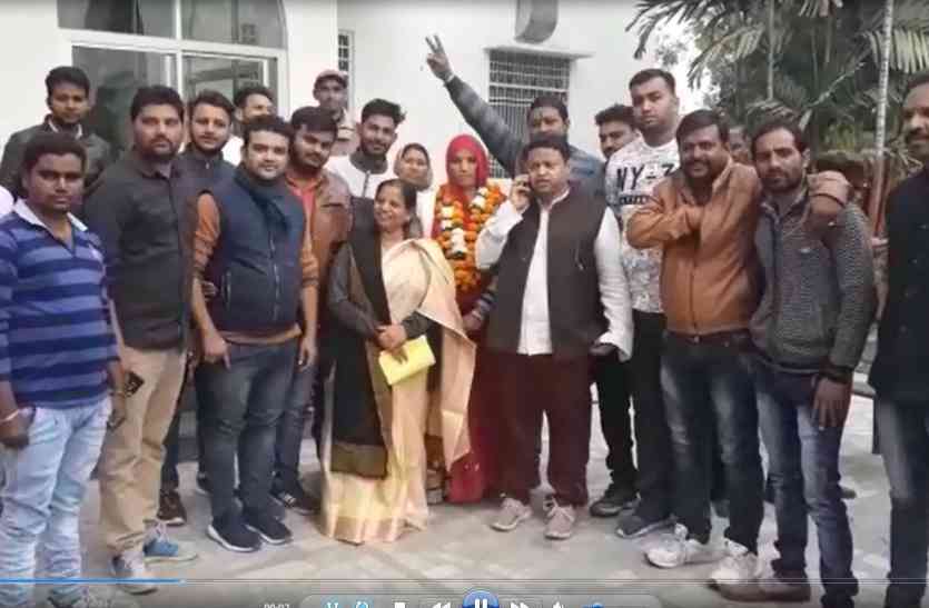 congress party video: विधानसभा चुनाव से पहले उपचुनाव में जीत से कांग्रेस को संजीवनी, जश्न मना रही कांग्रेस, मंथन में डूबी भाजपा