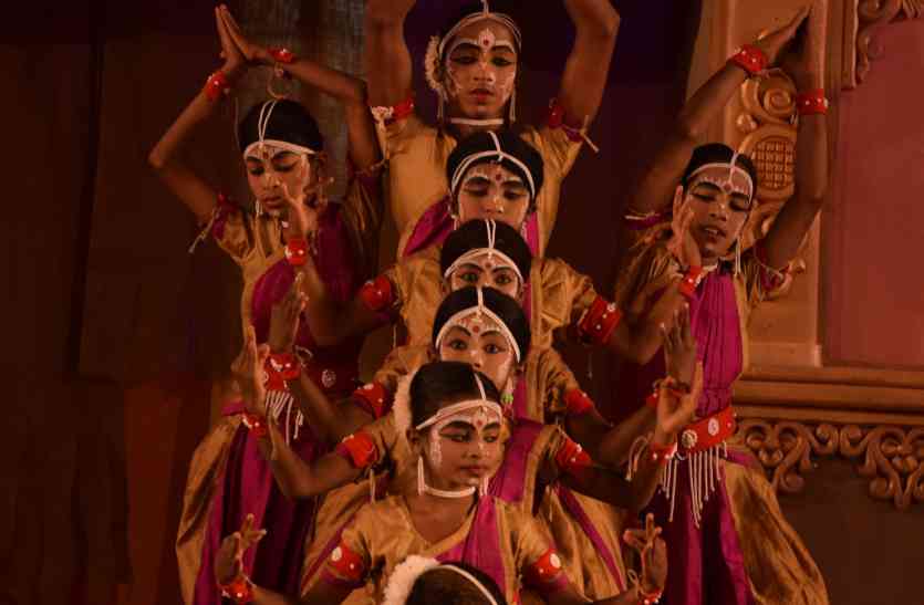 festival,Dance,Udaipur Hindi news,folk artist,Cultural center,shilpgram utsav,udaipur latest news udaipur latest hindi news,shilpagram, शिल्पग्राम उत्सव में लोकरंग की विविध कलाओं ने रिझाया, खूब थिरके कदम