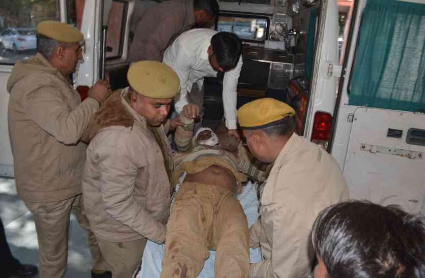 police arrest a cow slaughter in alwar यहां फिर पुलिस व गोतस्कर हुए आमने- सामने