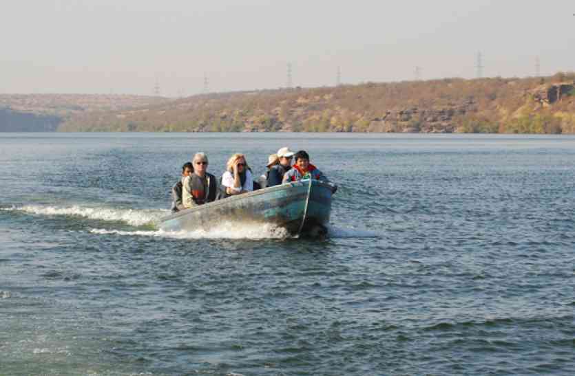 Mukundara Hills Tiger Reserve मुकुन्दरा हिल्स टाइगर रिजर्व: अब घने जंगल के बीच 25 km चंबल में सफारी का मिलेगा मौका, नजदीक से देखिए जंगल की खूबसूरती