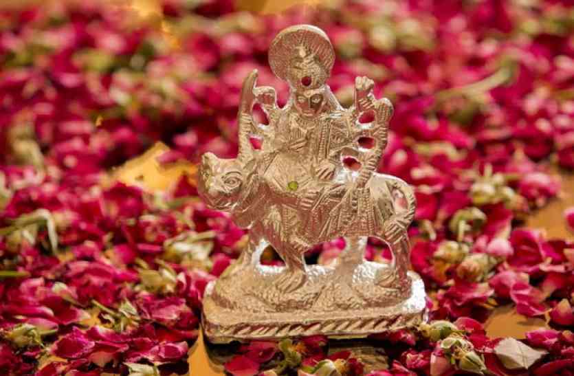 ma durga ke upay नए साल में अपनी राशि के अनुसार करें ये टोटका, हो जाएगी मौज, बन जाएंगे करोड़पति