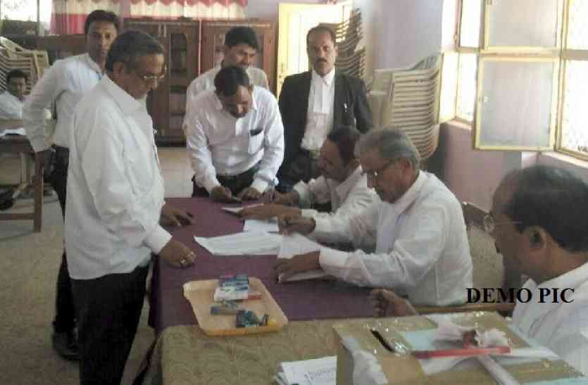 advocate election यूपी के जौनपुर में मतदान आज, अध्यक्ष व महामंत्री के लिए कांटे की टक्कर