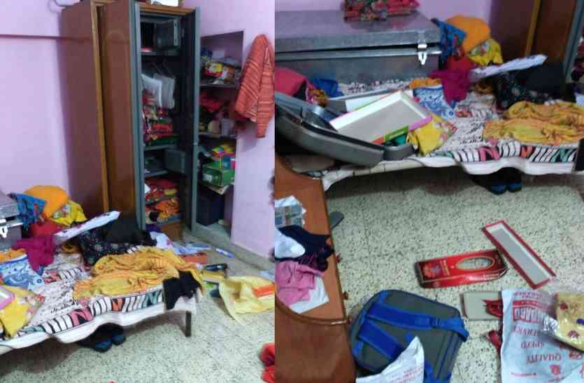 theft दो सूने मकानों में चोरों ने किया हाथ साफ, लाखों का माल लेकर हो गए फरार
