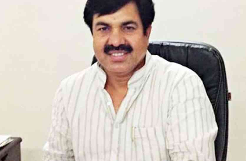 PWD Minister Yunus Khan in udaipur उदयपुर में सडक़ों की सुध लेने आएंगे पीडब्ल्यूडी मंत्री खान, बांसवाड़ा व डंूगरपुर में भी देखेंगे निर्माण कार्यों को