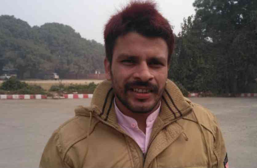 Sarvesh kumar sharma ये हैं रियल लाइफ के बजरंगी भाईजान, 300 से ज्यादा बिछड़ों को अपनों से मिलवाया