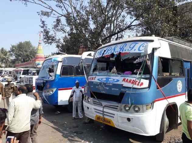 The glass bursts of the buses, the ambush in the city, the security of the police increased