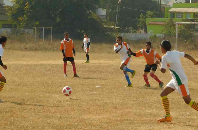 Satna scored Reewa 2-0 Shahdol defeated Satna 7-0 सतना ने रीवा को 2-0 से, शहडोल ने सतना को 7-० से दी शिकस्त