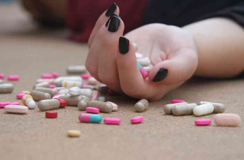 attempt to suicide प्रेमी से शादी करने को किया मना तो युवती ने उठाया यह खौफनाक कदम