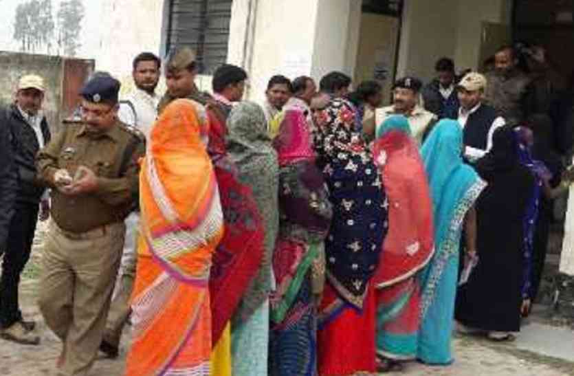 vijay nath yadav loss block pramukh seat in No confidence motion सपा नेताओं ने दिखाई ताकत, विजय नाथ यादव से छीन ली ब्लॉक प्रमुख की कुर्सी