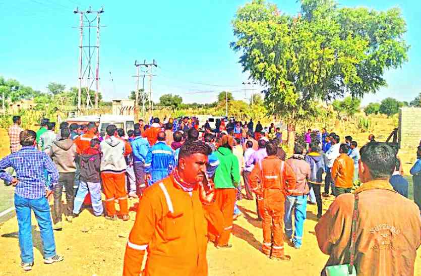 Road to MPT stopped,villagers,pipeline repair पाइप लाइन दुरुस्त नहीं की तो ग्रामीणों ने रोका एमपीटी जाने वाला रास्ता,जानिए पूरी खबर