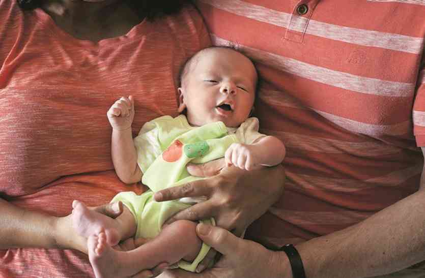 child adoption गोद जाने वाले बच्चों को मिलेगा जीवन बीमा का तोहफा