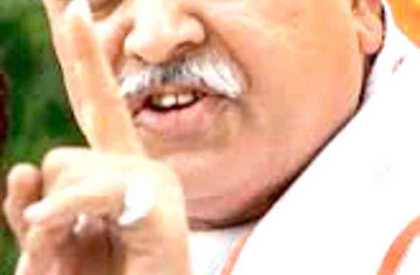togadia तोगडिय़ा, भाजपा विधायक सहित 39 के खिलाफ गिरफ्तारी वारंट