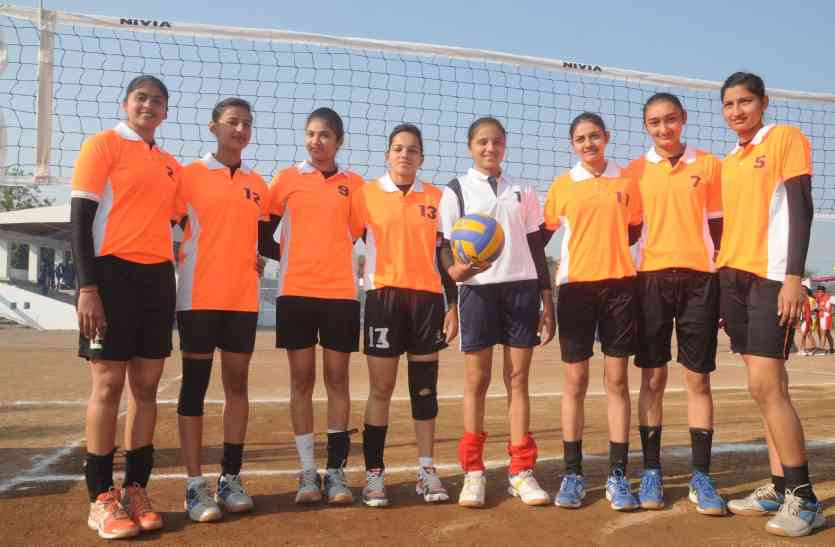 In the team of Gujarat 8 girls from the same village five sister also गुजरात की टीम में एक ही गांव की आठ लड़कियां, इनमें भी पांच बहनें