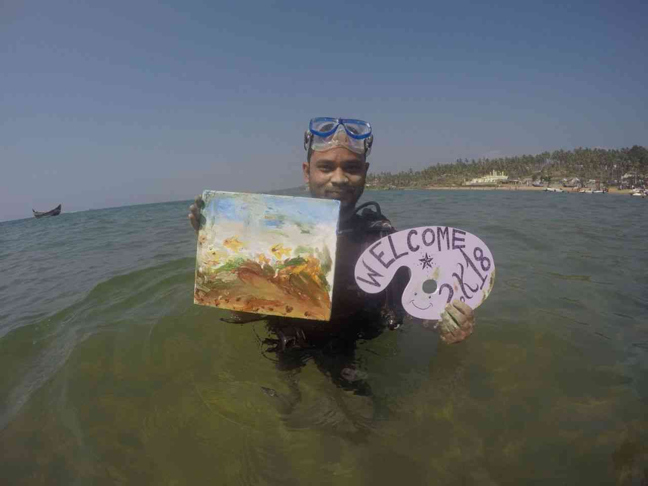 ajmer boy made underwater painting in Indian ocean