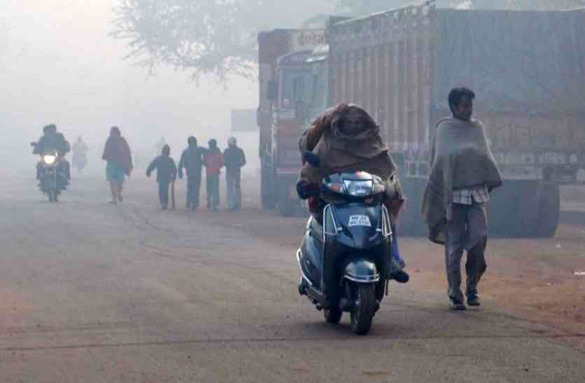 Shivpuri, temperature, cold, weather, shivpuri news, shivpuri news in hindi, mp news सर्दी से ठिठुरे लोग, पारा पहुंचा 3.50 पर