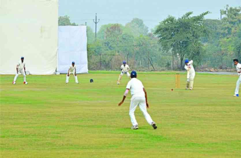 Railways all out for 155 runs Cricket अंडर-19 कूच बिहार ट्रॉफी: रेलवे 155 रन पर ऑलआउट