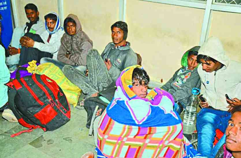 Bhilwara, bhilwara news. Winter in bhilwara, Bhilwara news in hindi, Latest news in bhilwara, Bhilwara News in hindi, Hindi News in bhilwara, Latest hindi news in bhilwara शून्य की ओर पारा, रात को सितम ढा रहा जाड़ा, जनजीवन प्रभावित