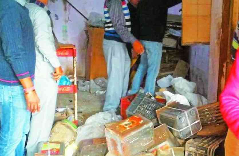 vendors are not paying rent of shops at alwar Central Bus Stand राजस्थान के इस केन्द्रिय बस स्टेण्ड पर दुकानदारों का राज, लाखों रूपये बकाया,फिर भी दबंगई