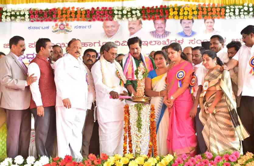 CM Karnataka कांग्रेस अकेले लड़ेगी विधानसभा चुनाव :सीएम
