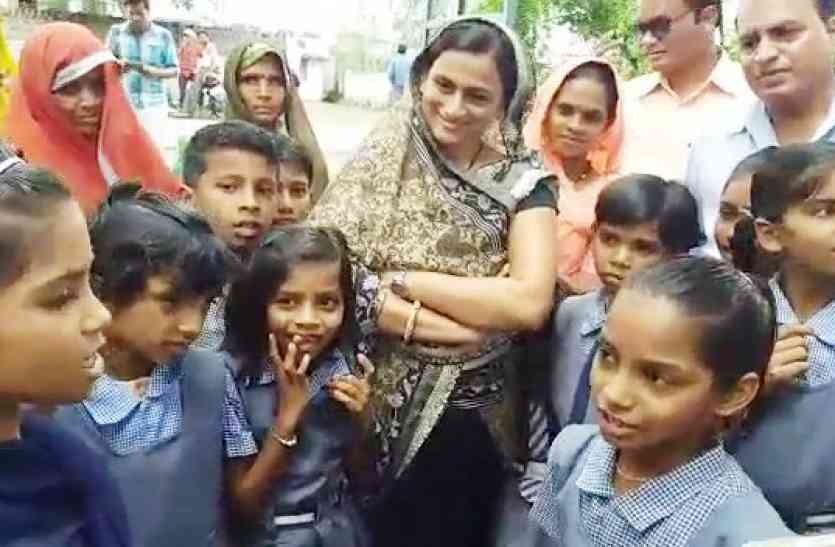 The Children Of This Government Primary School Speak English From Spri ज न ए क स इस सरक र प र थम क स क ल क बच च फर र ट स ब लत ह अ ग र ज Patrika News