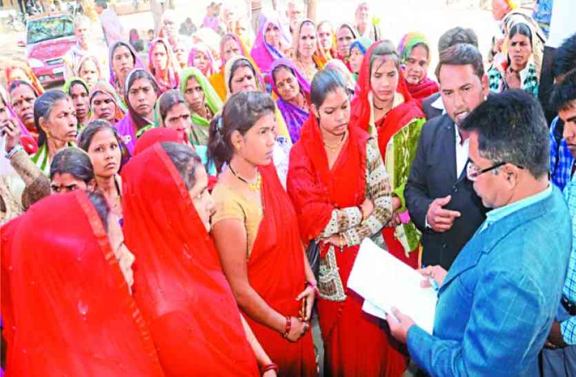 Gulabi Gang Lal Gang Will Remove Womens Problems मह ल ओ क ल ए लडऩ ग ल ब ग ग क ब द अब ल ल ग ग Patrika News