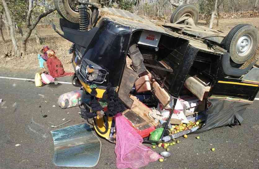 tractot turns over टेंट का सामान लौटा कर जा रही ट्रैक्टर-ट्रॉली पलटी,चालक की मौत