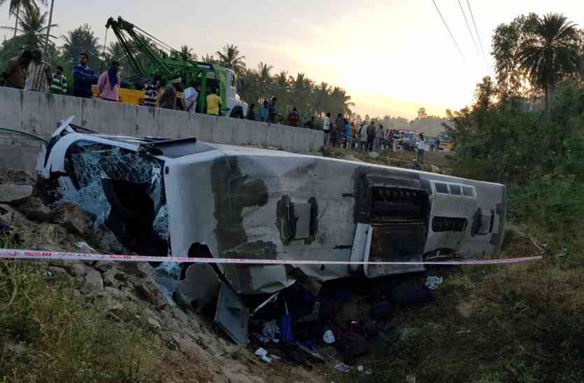 hassan accident तीन सड़क हादसों में 14 मरे