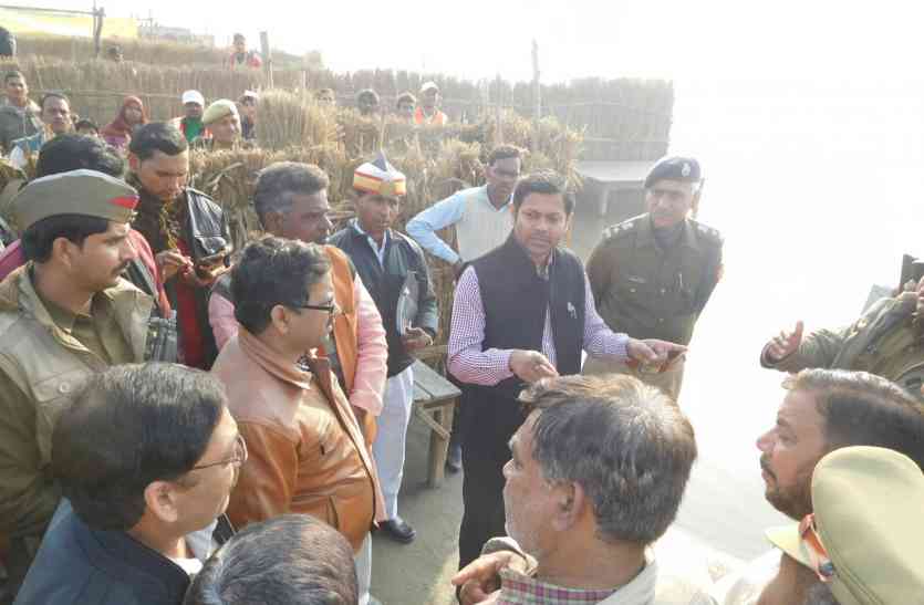 DM Pulkit Khare गंगा मइया से मिलकर हर्षित हुए हरदोई के DM पुलकित, बनारस में तैनाती के दौरान भी जाते थे गंगा तट