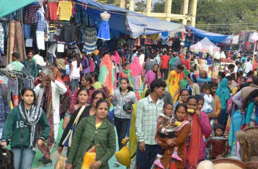 Bhilwara, Bhilwara news, Rajasthan Patrika Mega Trade Fair in bhilwara, Latest news in bhilwara, Bhilwara News in hindi, Hindi News in bhilwara, Latest hindi news in bhilwara पसंदीदा खरीद का अंतिम मौका, मेले में जुटती भीड़ से उत्सव का नजारा