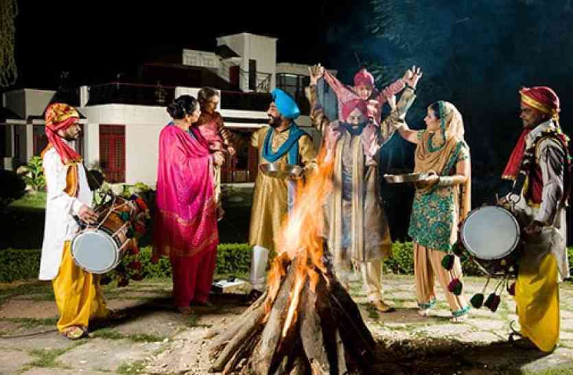 Lohri 2018 Lohri 2018: लोहड़ी की आग में जलकर समाप्त होते सारे कष्ट, ये है इस त्योहार का खास महत्व, देखें वीडियो