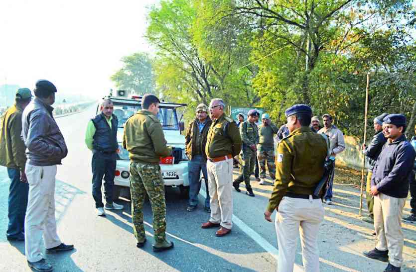 clash between forest department and sand mafia, sand mafia, illegal mining, mining, mining mafia, gwalior news, morena news, mp news National Highway पर वन विभाग और रेत माफिया के बीच हुई झड़प, पथराव कर ट्रैक्टर ट्रॉली भाग ले गए