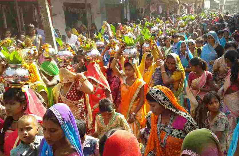 pratapgarh निकाली कलशयात्रा, हवन में दी आहुतियां