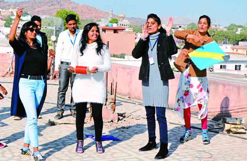 sikar makar sankranti पतंगों से तंग है सीकर का आसमां, चहुंओर हो रही पतंगबाजी
