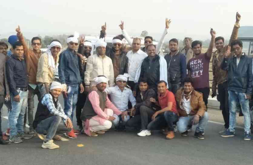 pratapgarh सम्मेलन में भाग लेने के लिए रवाना