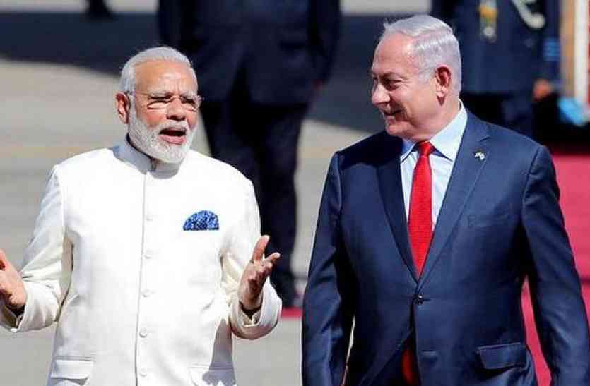Modi with netanyahu 14 साल बाद कोई इजारायली पीएम आ रहा है भारत, 8000 एंटी-टैंक गाइडेड मिसाइल का हो सकता है सौदा