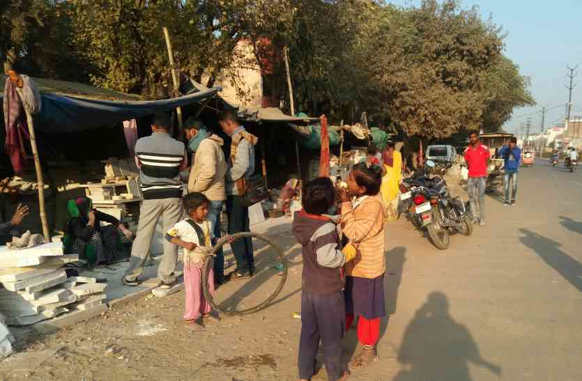 News, Morena Hindi News, Mp Hindi News, proof of identity, Morena, Residence in the city, Not even document 22 वर्षों से शहर में निवास, फिर भी नहीं पहचान का प्रमाण