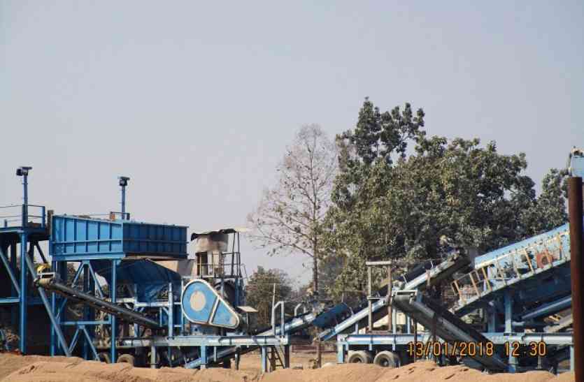 balaghat news एनओसी के बगैर अवैध रुप से संचालित हो रहा क्रेशर प्लांट