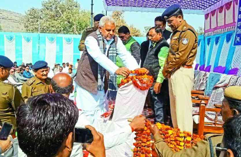Big breaking chalit thana in satna madhya pradesh पीड़िता के लिए नजीर बना MP का चलित थाना, सेकेंडों में SP ने केस दर्ज कर किया ये